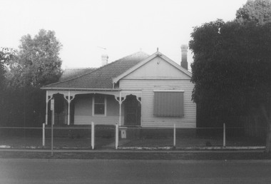 Photograph, J. Lindsay's House, 18 Warrandyte Rd, Ringwood. 1981