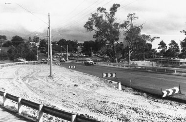 Photograph, Warrandyte Rd. bridge, Ringwood. April 1987