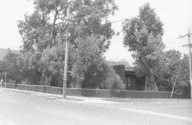 Photograph, 43 Ringwood Street.  Corner of Nelson Street.  Doctors consulting rooms before demolition 1987