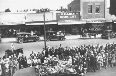 Photograph, Dame Nellie Melba's cortege passing through Ringwood, 26 February 1931