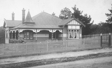 Photograph, About No.69 Warrandyte Road, not the Crag  (undated)