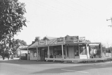Photograph, Store, corner Warrandyte and Loughnan Roads  (undated)