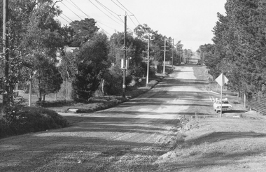 Photograph, Oban Road Nth Ringwood, looking east from the end of the bitumen past the corner of Kubis Drive 1981