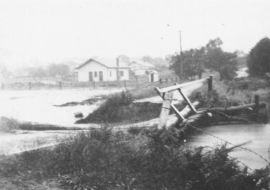 Photograph, Mullum Creek in flood, Ringwood.  Adelaide St. Bridge to Reynolds Ave washed away, 1931