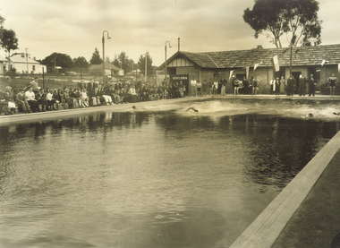 Photograph, Opening day of the Old Ringwood baths in Ringwood Street, 1934 (2 photos)
