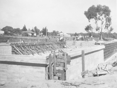 Photograph, Construction of Ringwood Baths 1934