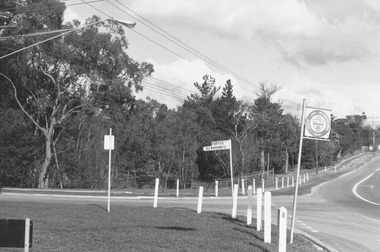 Photograph, Intersection of Tortice Dr., Old Warrandyte Road and Warrandyte Road, Nth Ringwood. 1981