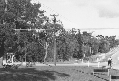 Photograph, Intersection of Tortice Drive, Old Warrandyte Road and Warrandyte Road 1981