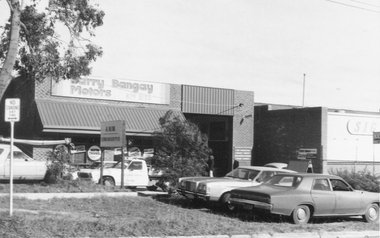 Photograph, Barry Bangay Motors Building, 45 Bond Street Ringwood - 1981