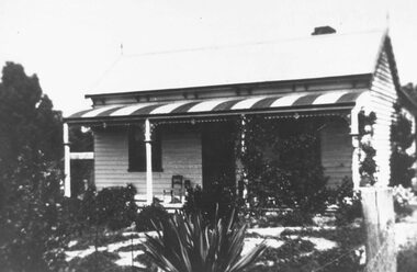 Photograph, Murfet's House, New Street, Ringwood. 1910