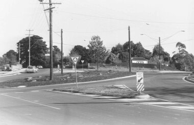 Photograph, Intersection of Wonga and Oban Roads, Nth Ringwood. 1981
