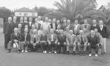 Photograph, Ringwood Bowls Club- Ringwood Council and Staff versus Ringwood Bowling Club, "Mayors Shield", 1947
