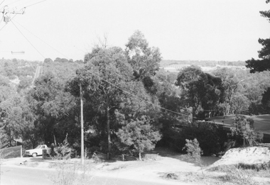 Photograph, No.14 Glenvale Road, North Ringwood, looking towards Mitcham. 1982