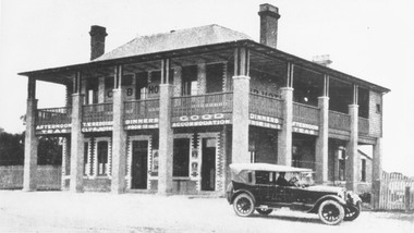Photograph, Club Hotel, Mount Dandenong Road, Ringwood East in 1924, 1924