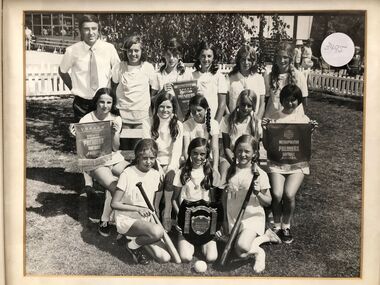 Photograph, Heathmont Primary School Softball Team - Metropolitan Premiers 1973. Framed photograph, 1973