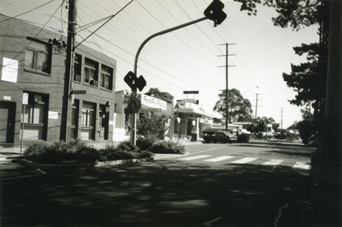 Photograph-B&W, Joan Walker, East Ringwood 2000- Railway Avenue looking West (Dr's McCubbin,McDonald,Mc Neil,Ziccone,Worboys,Brownless) & Dentist O'Connor, 2000