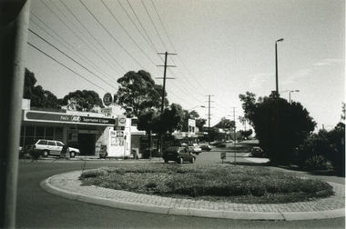 Photograph-B&W, Joan Walker, East Ringwood 2000- Roundabout in Railway Avenue cnr Wenwood Street looking West (railway line on right hand side), 2000