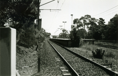 Photograph-B&W, Joan Walker, East Ringwood 2000-Pedestrian crossing (near Lois St) looking towards the Station, 2000