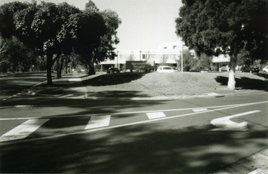 Photograph-B&W, Joan Walker, East Ringwood 2000- Maroondah Hospital, 2000
