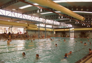 Photographs, Ringwood Swimming Pool circa 2000, c. 1980
