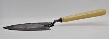 Memorabilia - Trowel, Trowel used for laying the Foundation Stone of the Ringwood State School - 1921, 1921