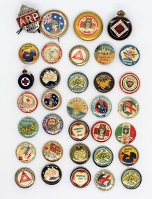 Ephemera, 31 Badges relating to ANZAC Day, WW1, Red Cross etc. c 1914-1918, c. 1914 - 1918