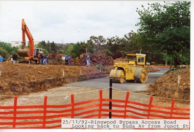Photograph, Eastlink Ringwood Bypass Construction-Access Road looking back to Suda Ave from Junction St 25/11/1992