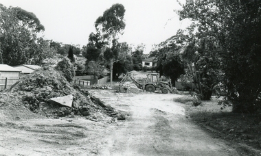 Photograph, New Street being built next to 12 Georges Street to Oliver Street, Ringwood on 8th November 1992