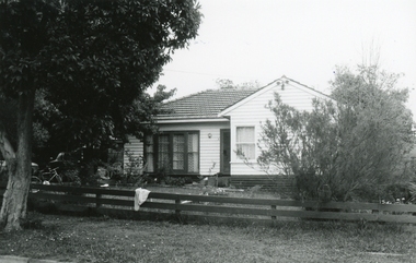 Photograph, No 3 Georges Road, Ringwood on 26 January 1992