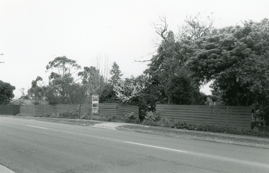 Photograph, Nos 80, 82 Wantirna Road, Ringwood on 6 September 1992