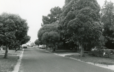 Photograph, Georges Road, Ringwood towards Maroondah Highway on 26 January 1992