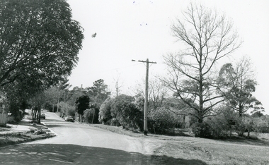 Photograph, Reynolds Avenue, Ringwood towards Warrandyte Road on 27 September 1992