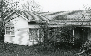 Photograph, Maroondah Highway, Ringwood, Junction Street corner on 6 September 1992