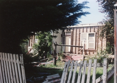 Photograph, 14 Warrandyte Road, Ringwood being demolished on 24 October 1992