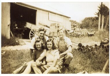 Photograph, Gerald Mahon family photograph -1947. Ringwood