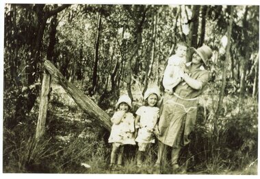 Photograph, Gerald Mahon family photographs - Ringwood