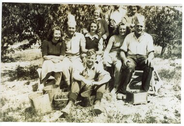 Photograph, Gerald Mahon family photograph- Ringwood