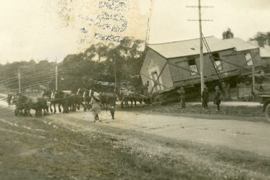 Photograph, Moving Presbyterian Church, Ringwood - 1916, Unknown date