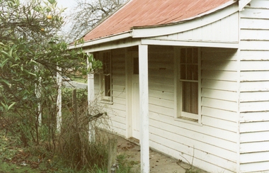 Photograph, Hill’s old house on Canterbury Road, Ringwood, demolished for the golf course July 1989, Circa 1989