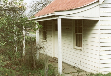 Photograph, Hill’s old house on Canterbury Road, Ringwood, demolished for the golf course July 1989, Circa 1989