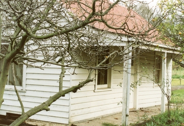 Photograph, Hill’s old house on Canterbury Road, Ringwood, demolished for the golf course July 1989, Circa 1989