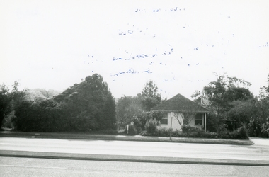 Photograph, Maroondah Highway. The house at the corner of George Road. Taken from the South side near the junction of Mt Dandenong Road on 10th September 1989, 1989