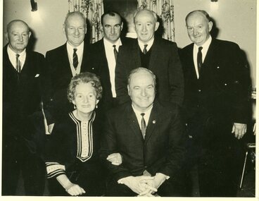 Memorabilia, Parcel of photographs and family documents - Pratt Family Ringwood . Various dates. See 10146(*) VC entries