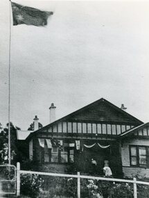 Photograph, Mr & Mrs T.Grant's house in Adelaide Street, Ringwood. c1918