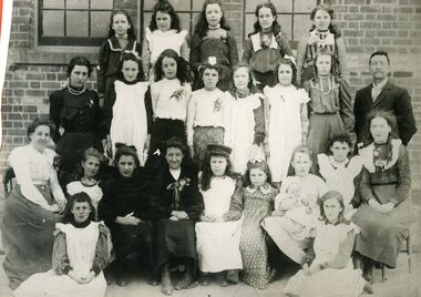 Photograph, Ringwood State School -  Grade 6 (?), 1905