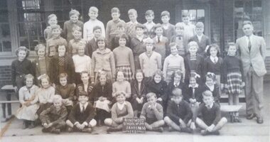 Photograph, Ringwood State School - Grade 4B and 5B, 1951