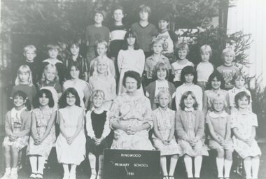Photograph, Ringwood State School - Grade 4, 1981