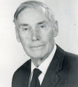 Photograph, Ringwood Bowls Club - Club personality Don Leigh. Photograph taken 1988
