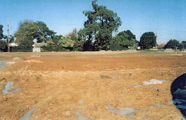 Photograph, Ringwood Bowls Club- Construction of new Bowls Club at corner of Laughnan Road and Warrandyte Road, 1996