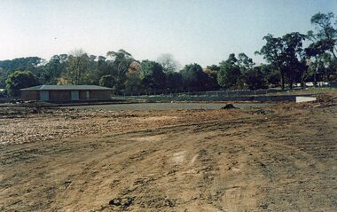Photograph, Ringwood Bowls Club- Construction of new Bowls Club at corner of Laughnan Road and Warrandyte Road, 1996